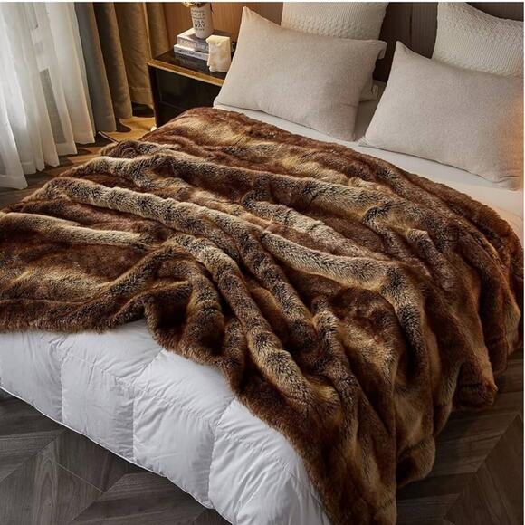 ๐ PB Style Faux Fur Throw Rabbit Bed Spread Luxury High End Hotel Brown Resort - Picture 2 of 4